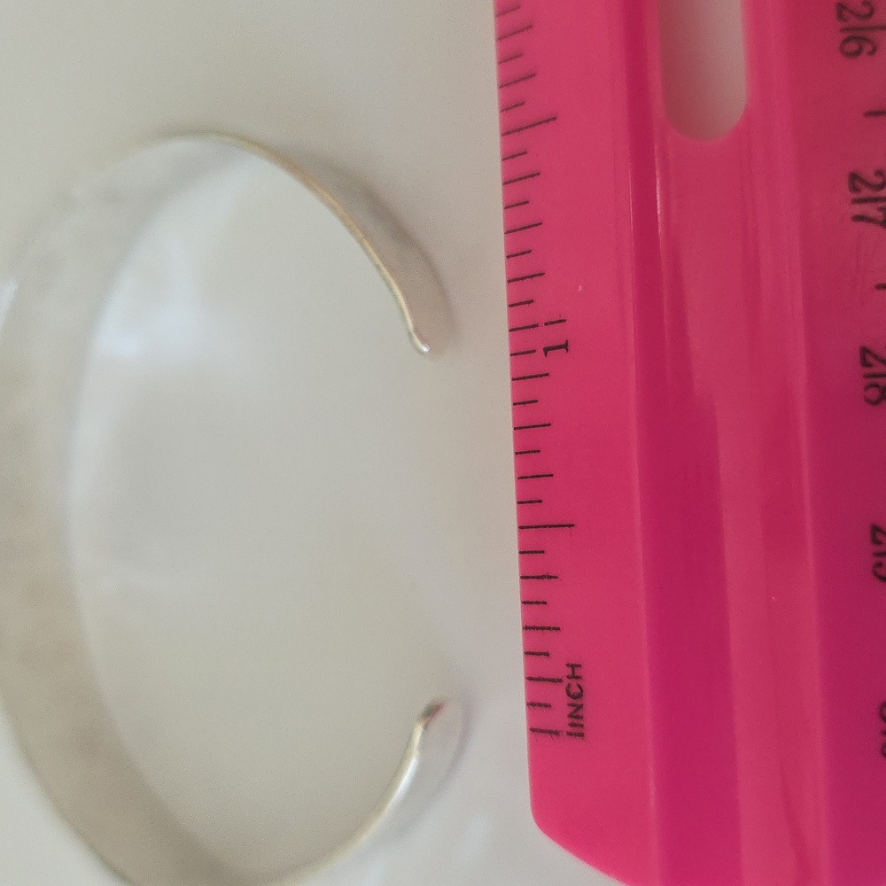 Vintage 925 Sterling Silver Dainty Hammered Cuff Bracelet - Picture 7 of 9